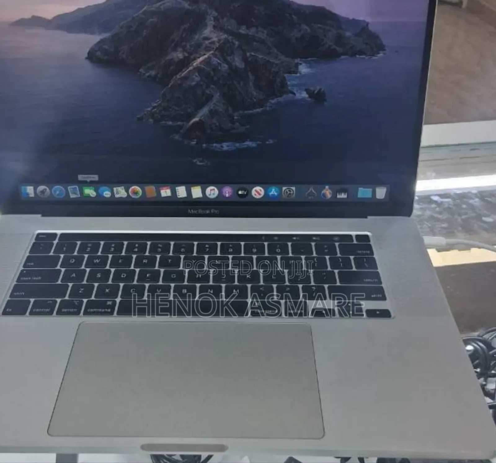 New Laptop Apple MacBook Pro 2019 16GB Intel Core I7 SSD 512GB