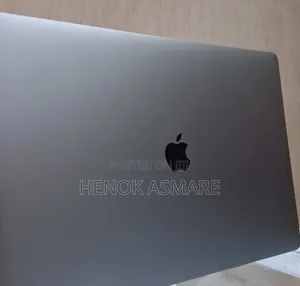 New Laptop Apple MacBook Pro 2019 16GB Intel Core I7 SSD 512GB