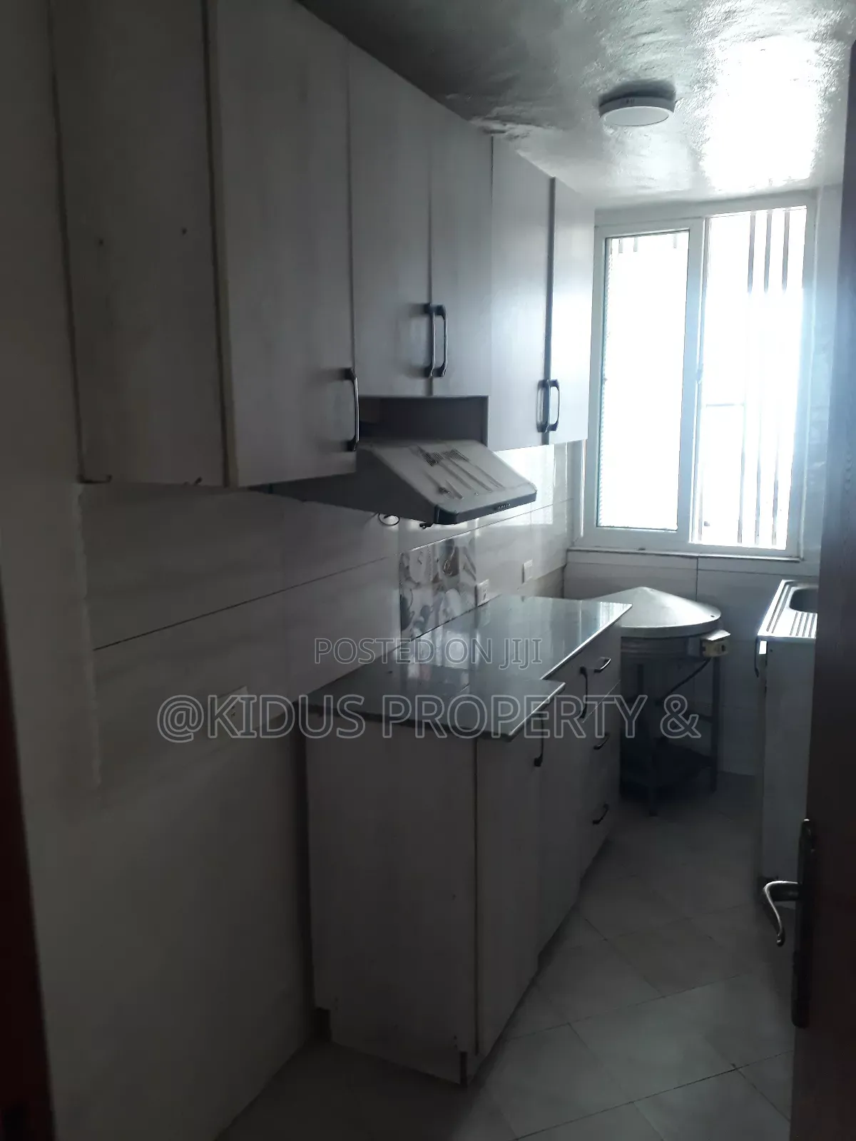2bdrm Condo in Cordova School, Nifas Silk-Lafto for rent