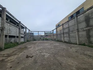 ለሺያጭ የቀረበ መጋዘን