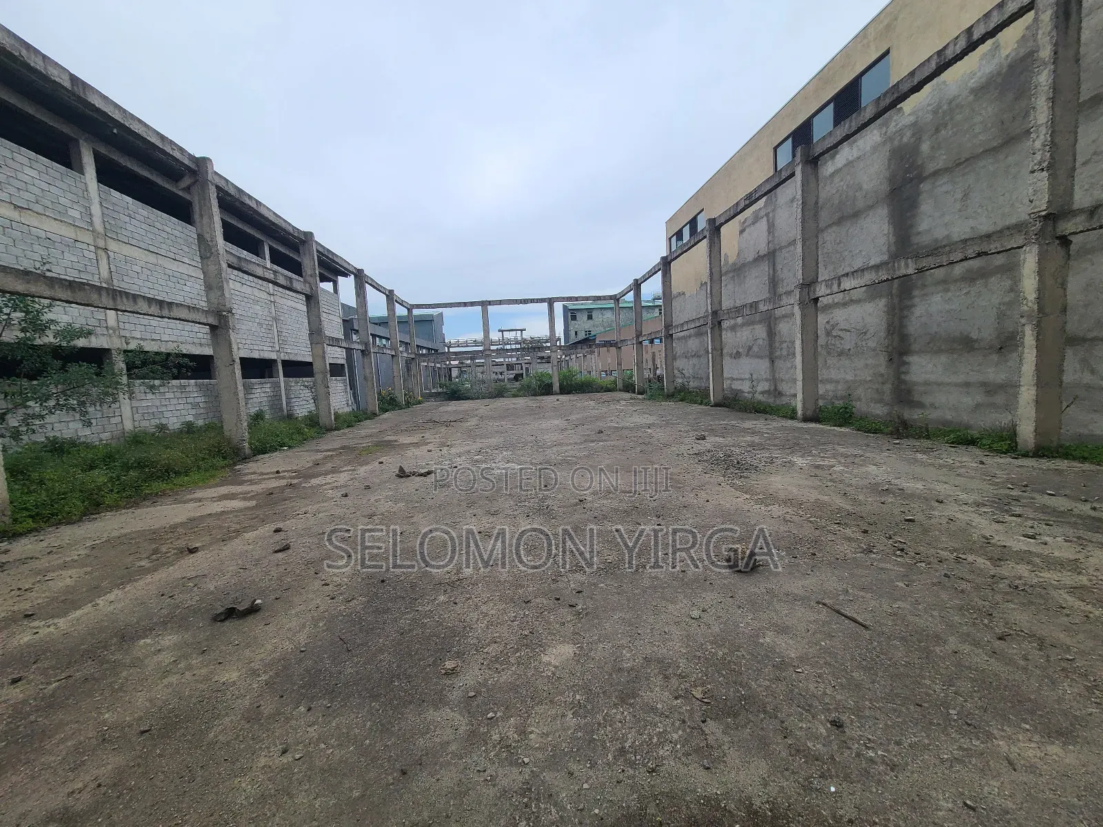 ለሺያጭ የቀረበ መጋዘን