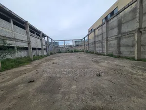 ለሺያጭ የቀረበ መጋዘን