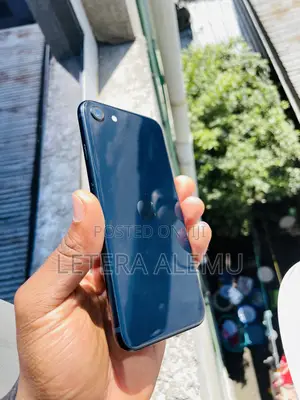 Apple iPhone SE (2022) 64 GB Blue