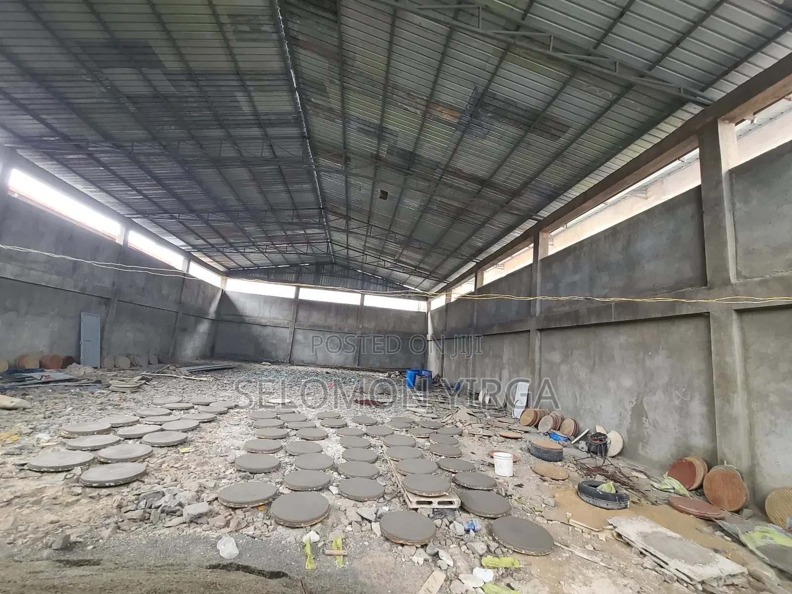 የሚከራ ፦ መጋዘን