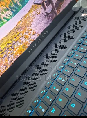 New Laptop Alienware M17x R2 16GB Intel Core I9 SSD 1T