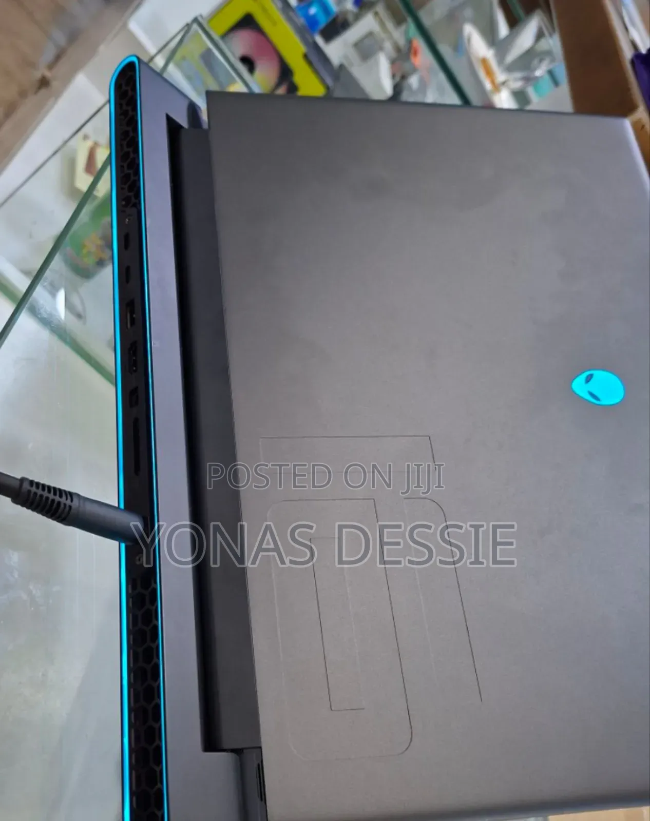 New Laptop Alienware M17x R2 16GB Intel Core I9 SSD 1T