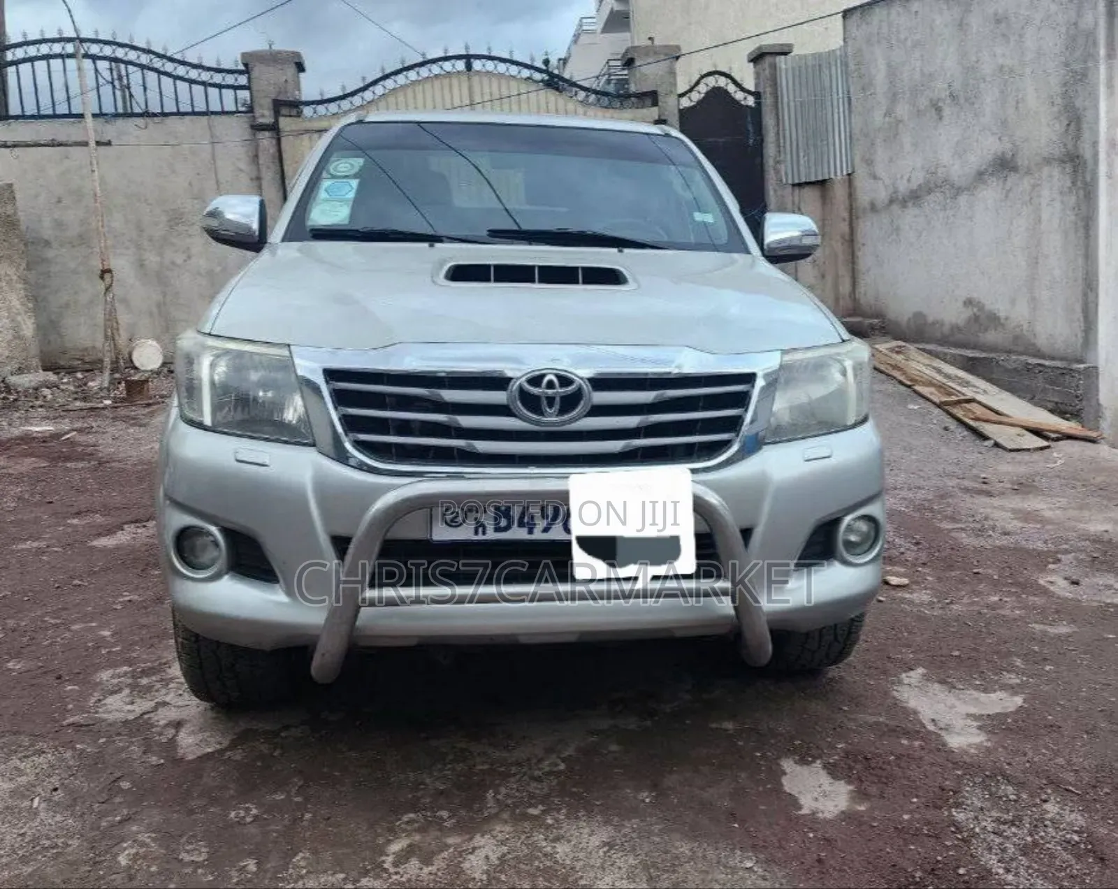Toyota Hilux SR 4x4 2013 Silver