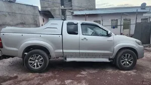 Toyota Hilux SR 4x4 2013 Silver