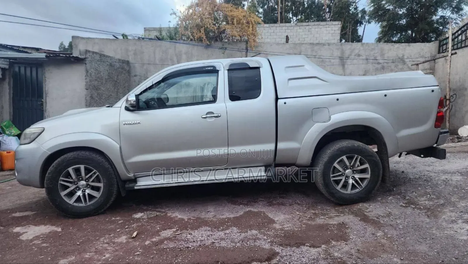 Toyota Hilux SR 4x4 2013 Silver