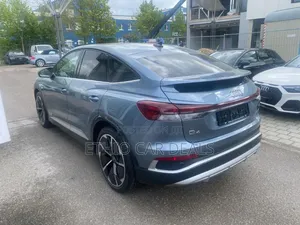 Audi Q4 e-tron 2023 Blue