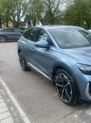 Audi Q4 e-tron 2023 Blue