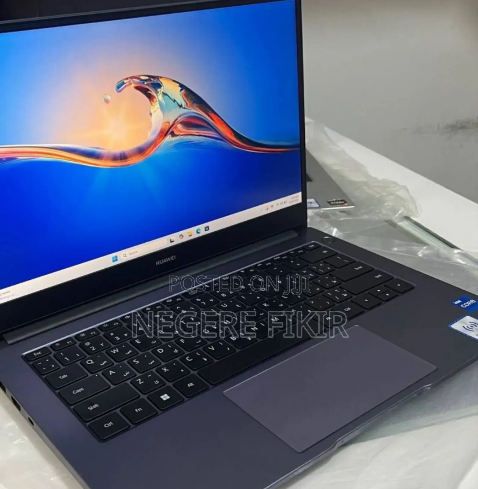 New Laptop Huawei MateBook 13 WRT-W19E 8GB Intel Core I5 SSD 512GB