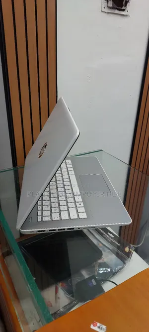 New Laptop HP Stream 14 4GB AMD A4 SSD 60GB