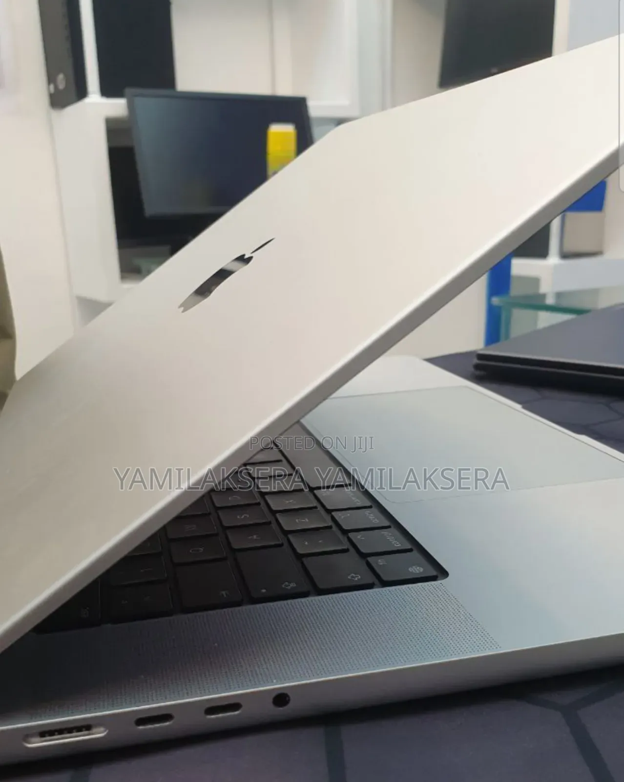 New Laptop Apple MacBook Pro M1 32GB Apple M1 Pro SSD 512GB