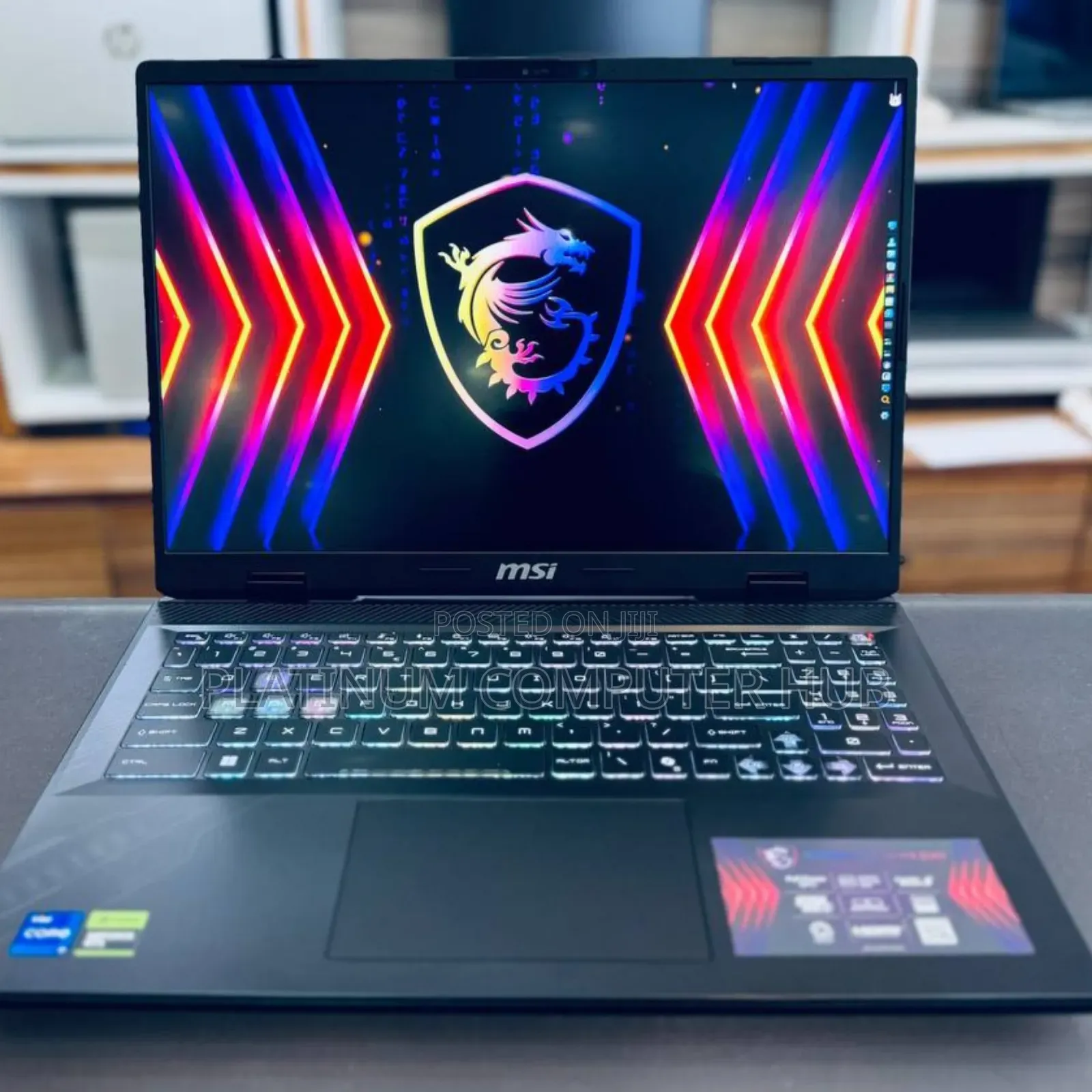 New Laptop MSI Crosshair 17 B12U 16GB Intel Core I7 SSD 1T