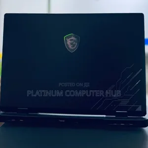 New Laptop MSI Crosshair 17 B12U 16GB Intel Core I7 SSD 1T