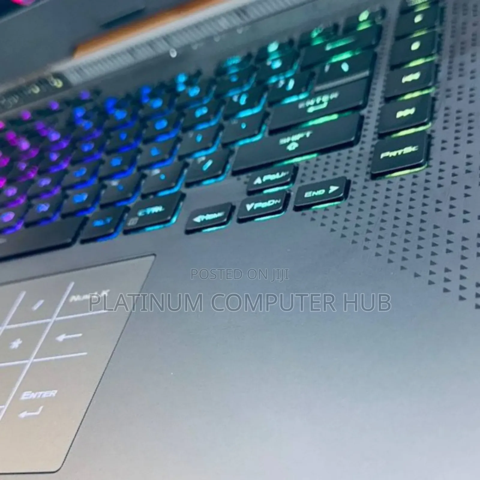 New Laptop MSI Crosshair 17 B12U 16GB Intel Core I7 SSD 1T