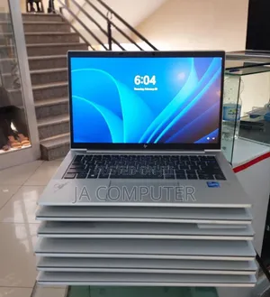 New Laptop HP EliteBook 830 G8 16GB Intel Core I5 SSD 512GB