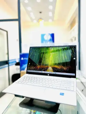 New Laptop HP Pavilion 15 12GB Intel Core i5 SSD 512GB