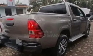 Toyota Hilux 2020 Pearl