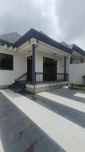 Furnished 3bdrm Villa in አያት አካባቢ, Yeka for sale