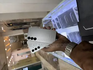 New Samsung Galaxy S24 128 GB Silver