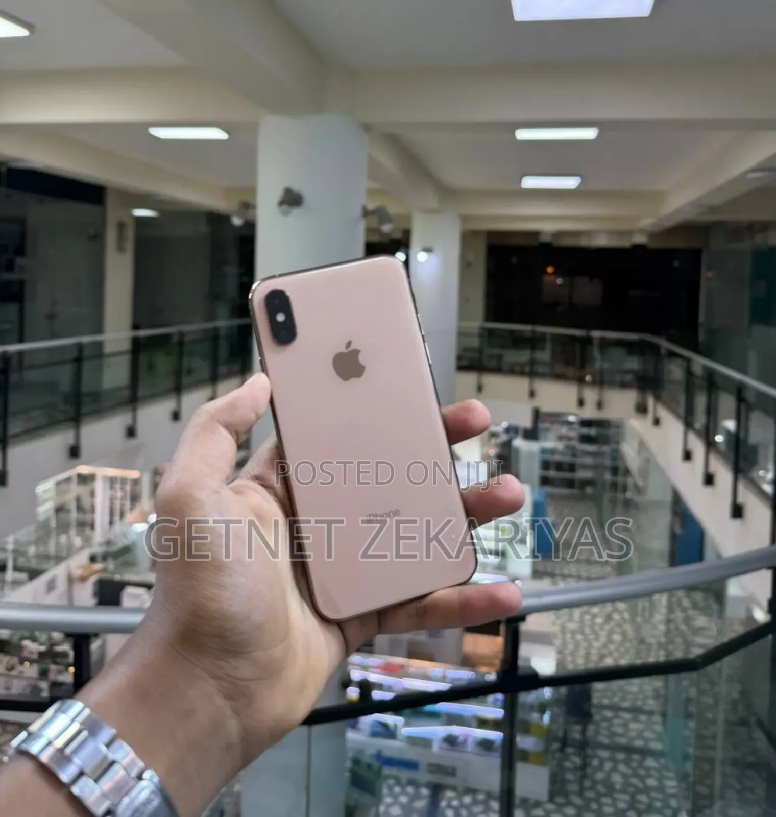 New Apple iPhone XS 64 GB Gold