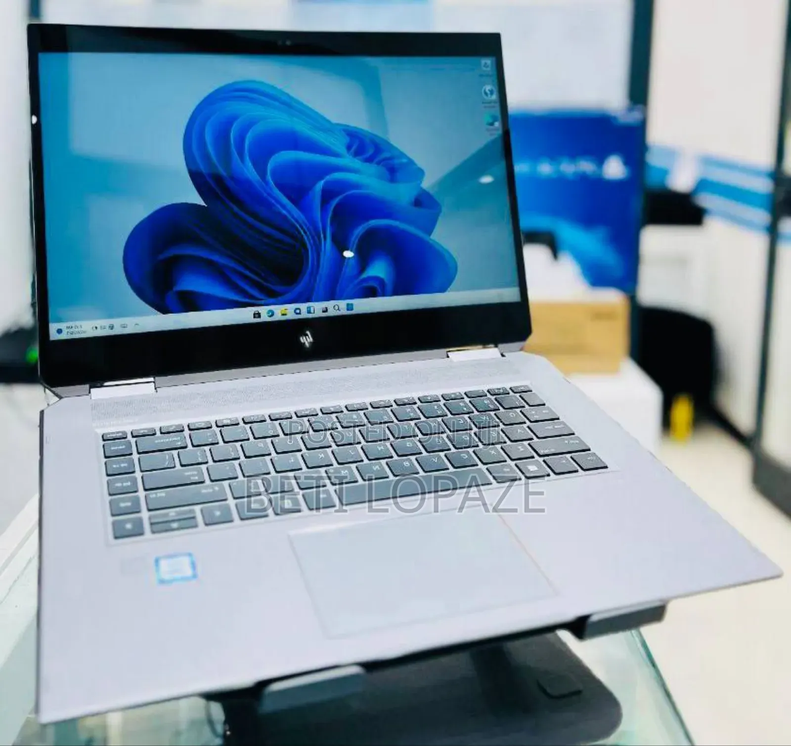 New Laptop HP ZBook Studio X360 15 G6 32GB Intel Core I9 SSD 512GB