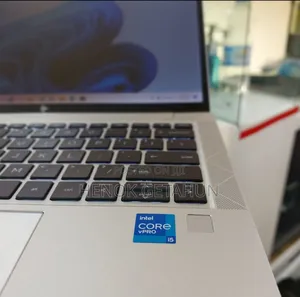 New Laptop HP EliteBook 830 G8 16GB Intel Core I5 SSD 512GB