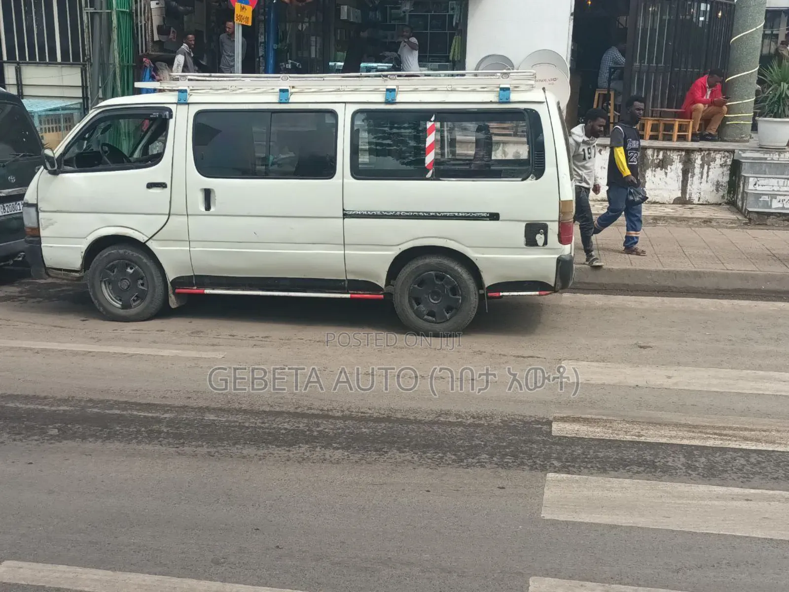 Toyota HiAce 2002 White