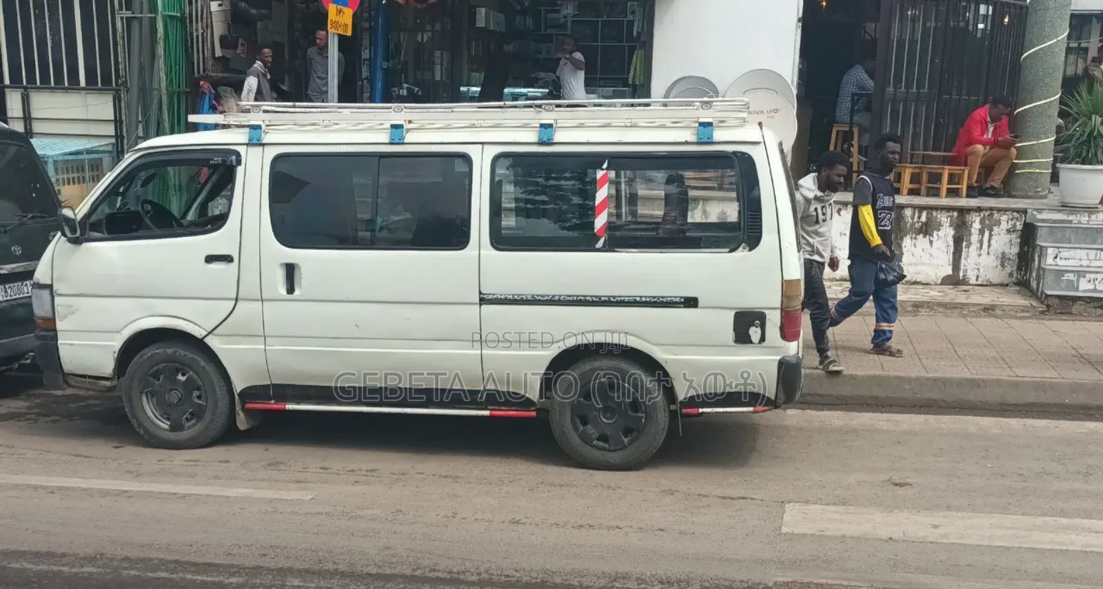 Toyota HiAce 2002 White