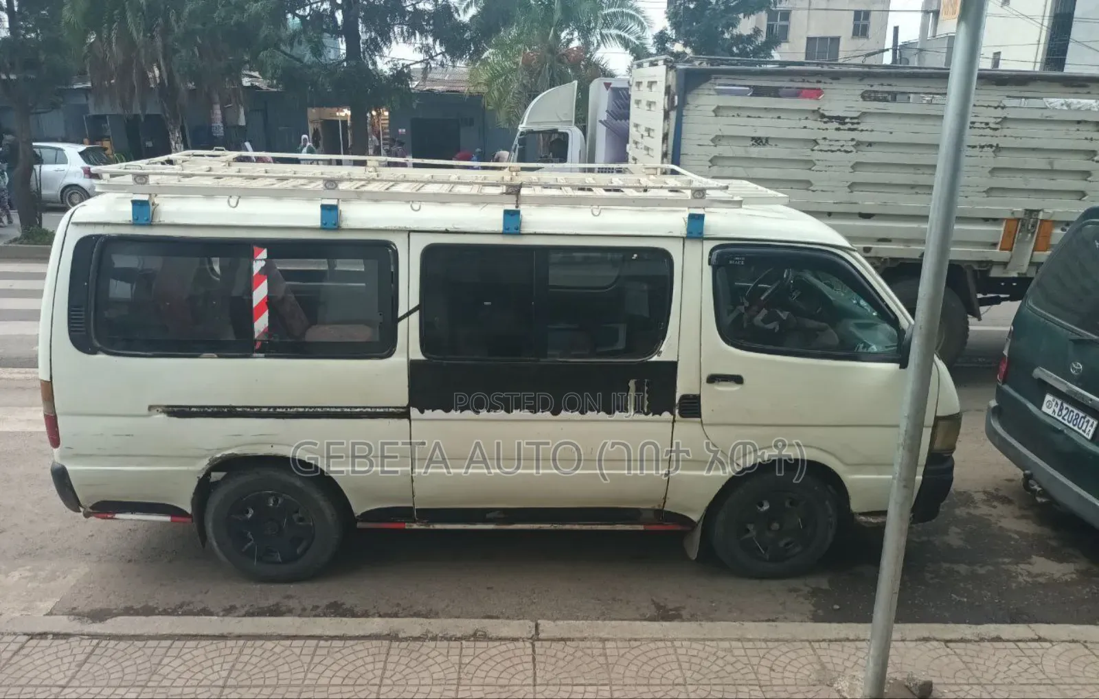 Toyota HiAce 2002 White