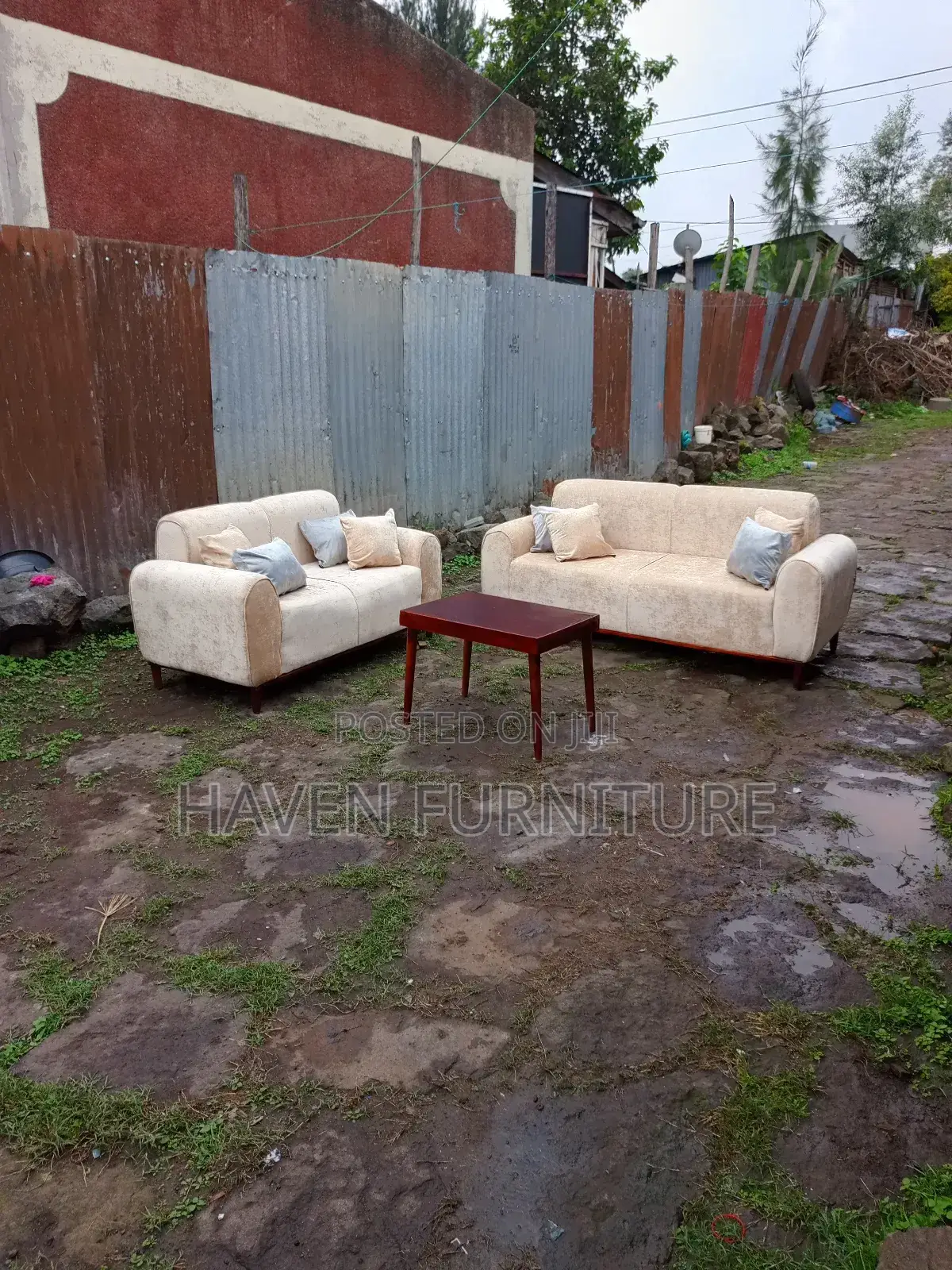 Cream 5 Set With Table