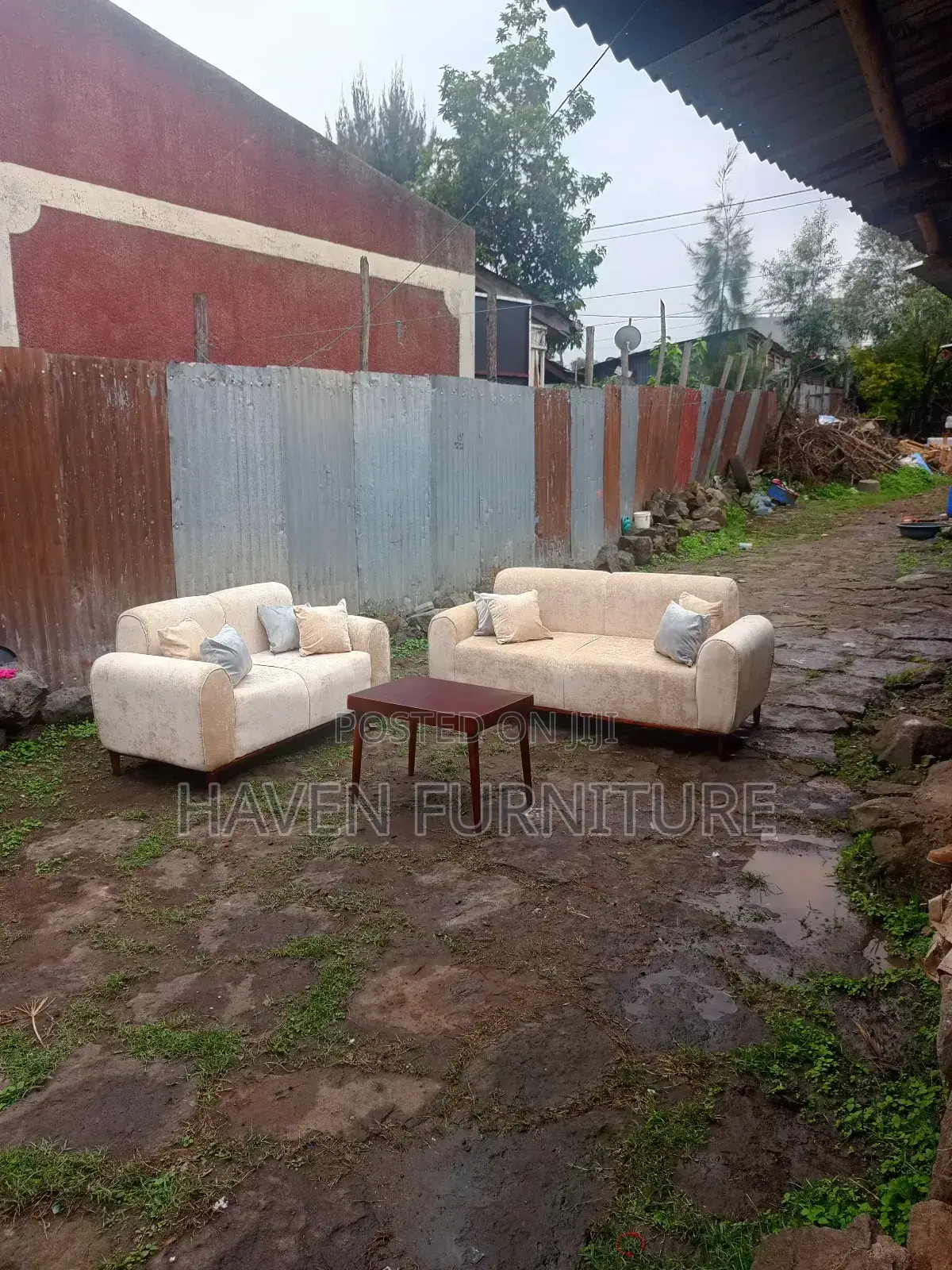 Cream 5 Set With Table