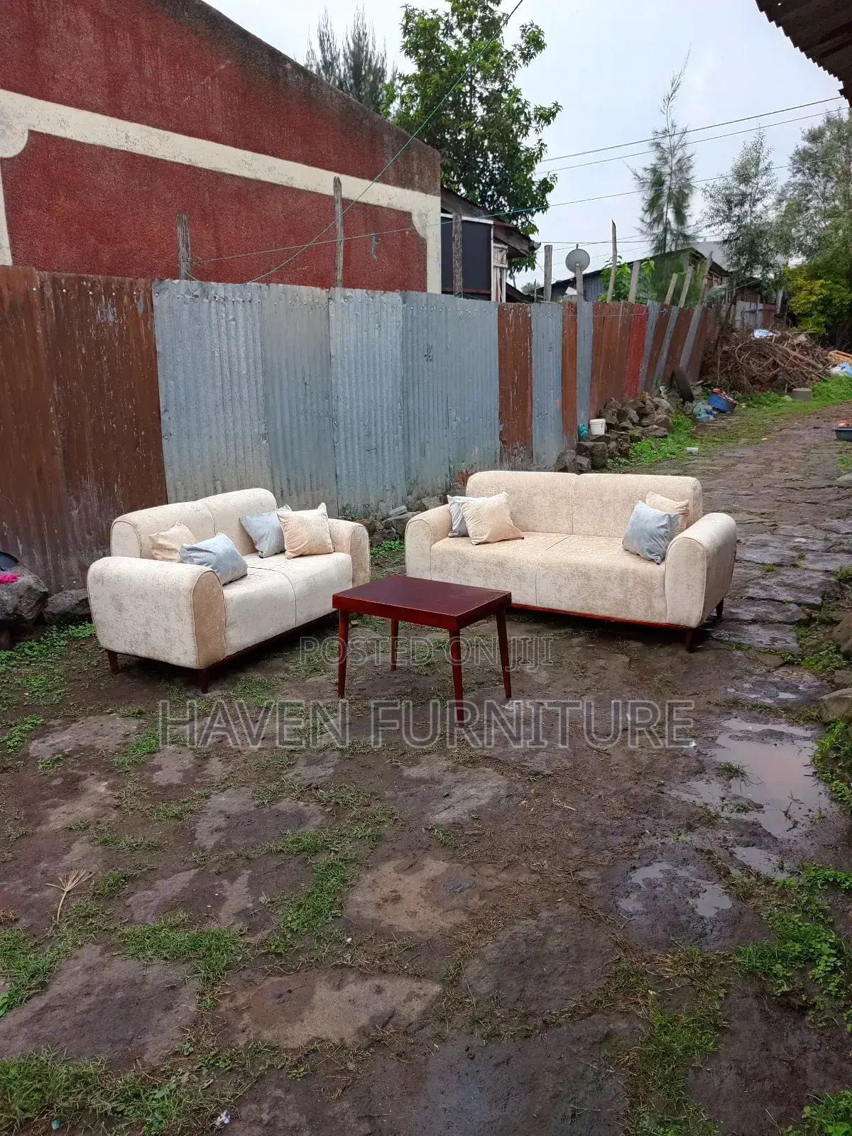 Cream 5 Set With Table