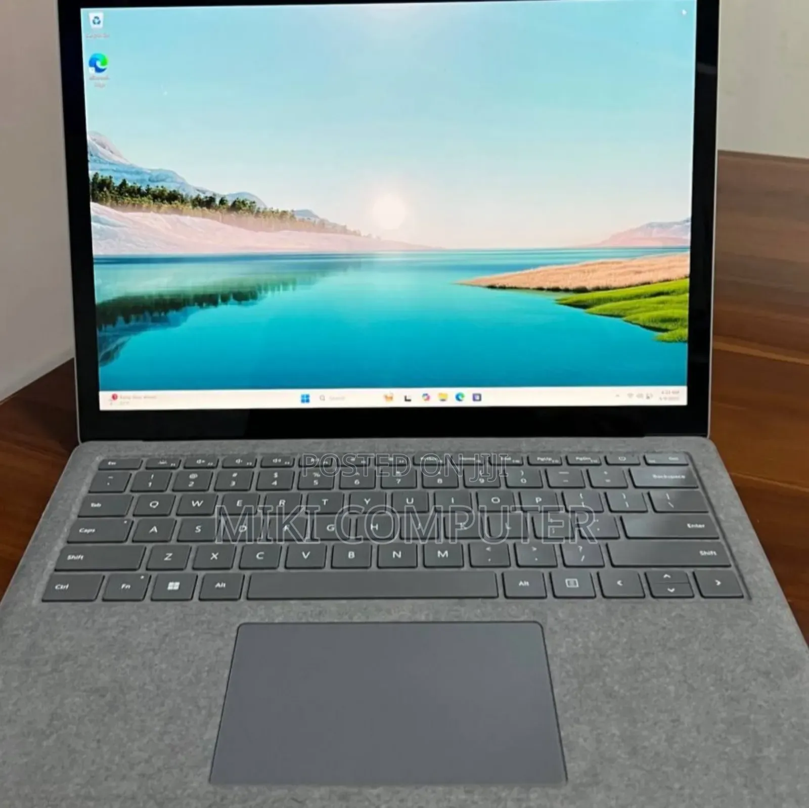 New Laptop Microsoft Surface 16GB Intel Core I7 SSD 512GB