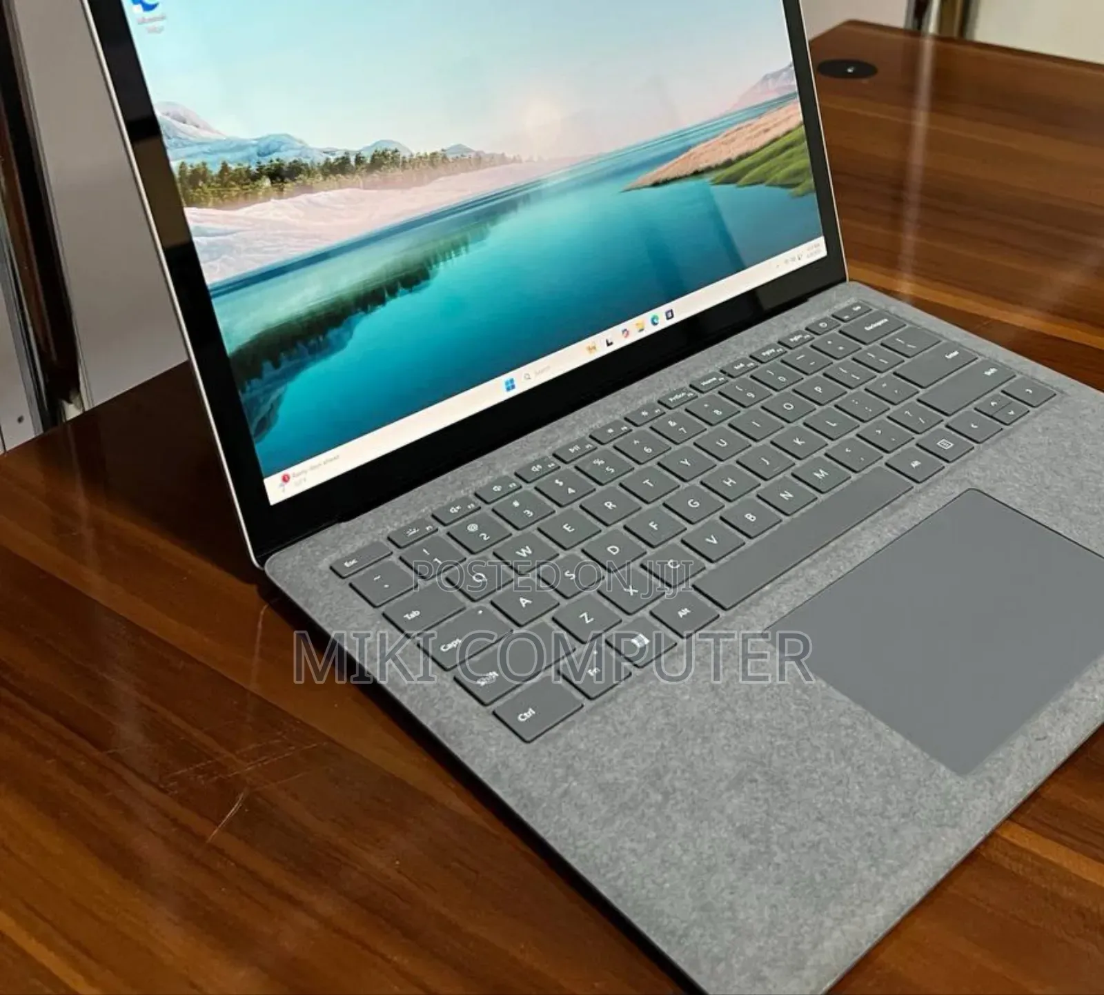 New Laptop Microsoft Surface 16GB Intel Core I7 SSD 512GB