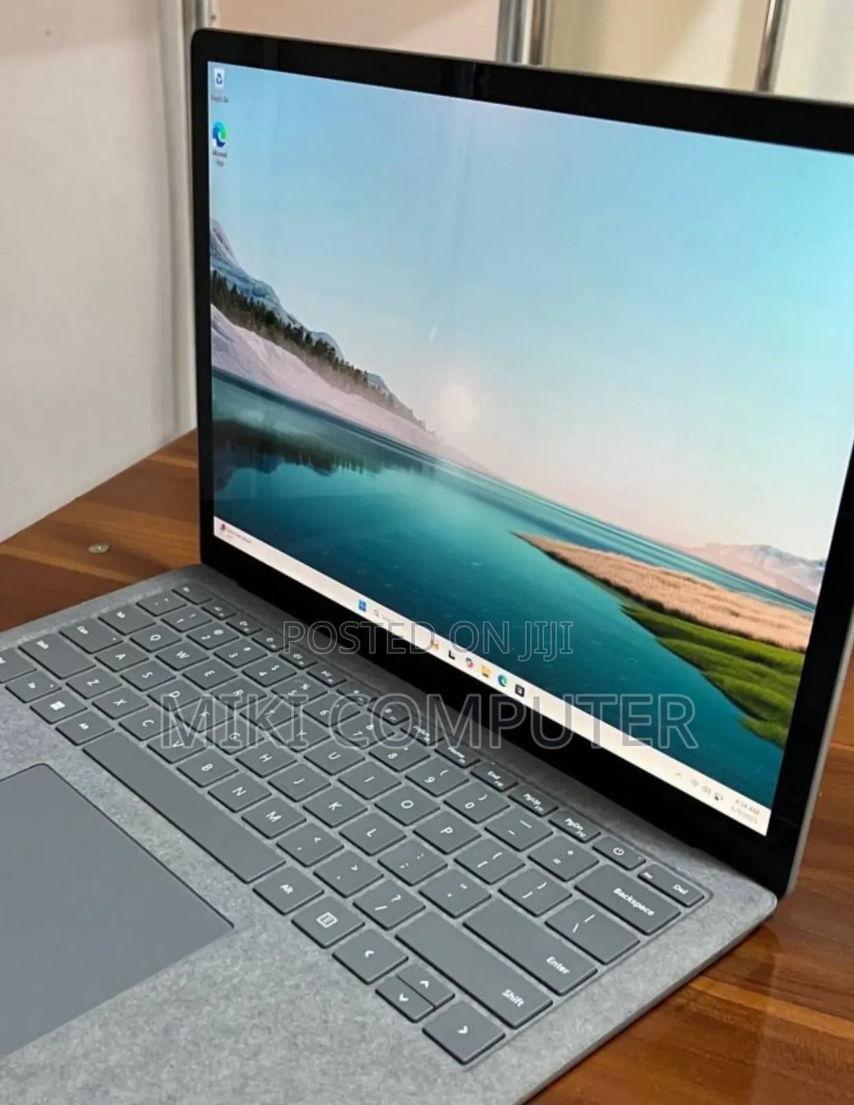New Laptop Microsoft Surface 16GB Intel Core I7 SSD 512GB