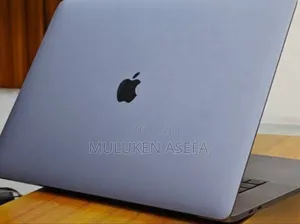 Photo - New Laptop Apple MacBook Pro 2019 32GB Intel Core I9 SSD 1T