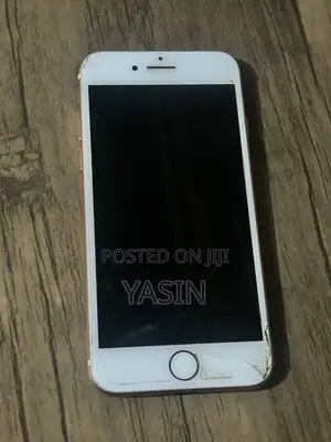 Photo - Apple iPhone 8 64 GB White