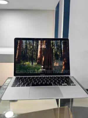 New Laptop Apple MacBook 2020 8GB SSD 256GB