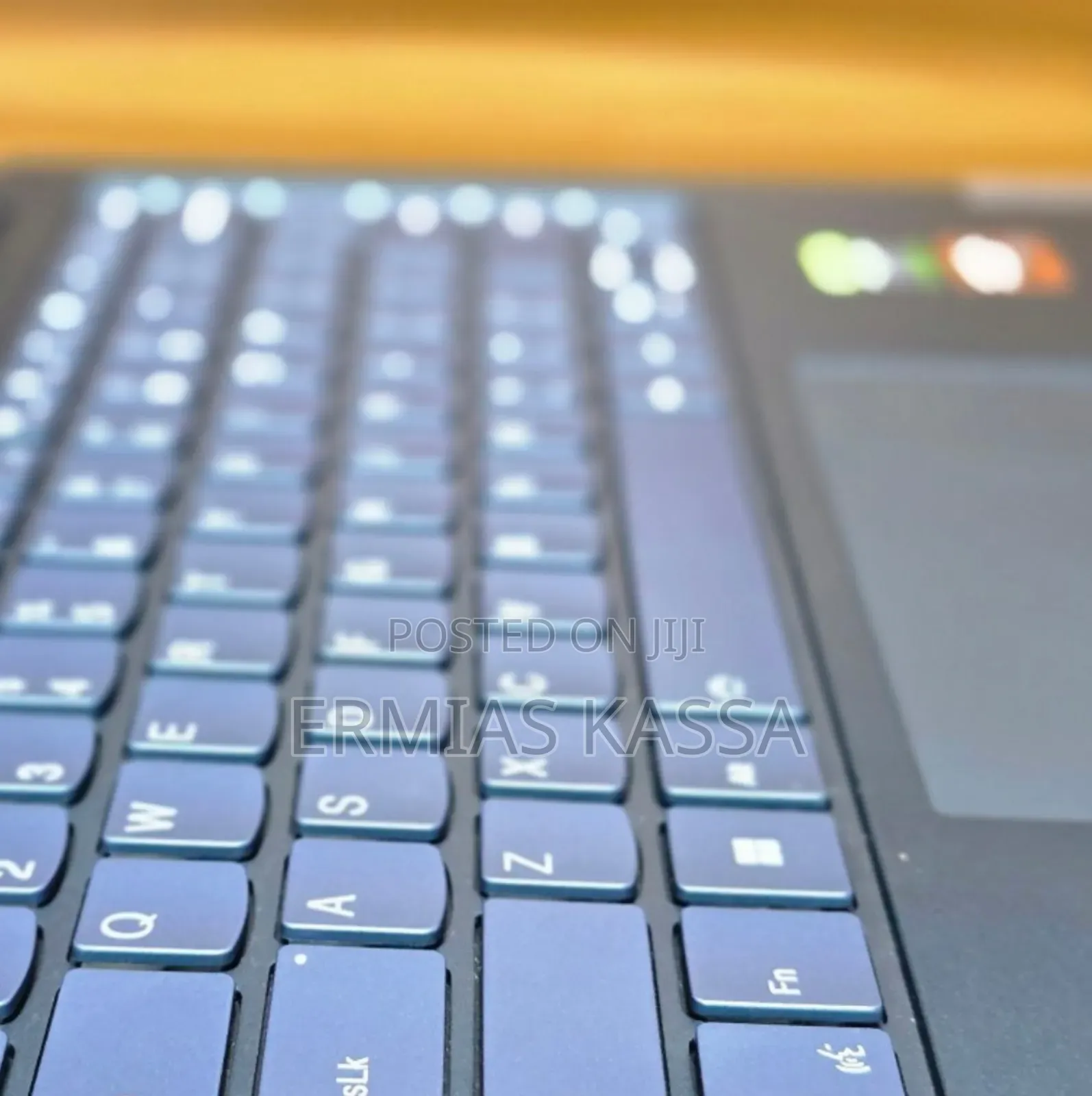 New Laptop Lenovo Yoga 700 32GB AMD Ryzen 7 SSD 1T