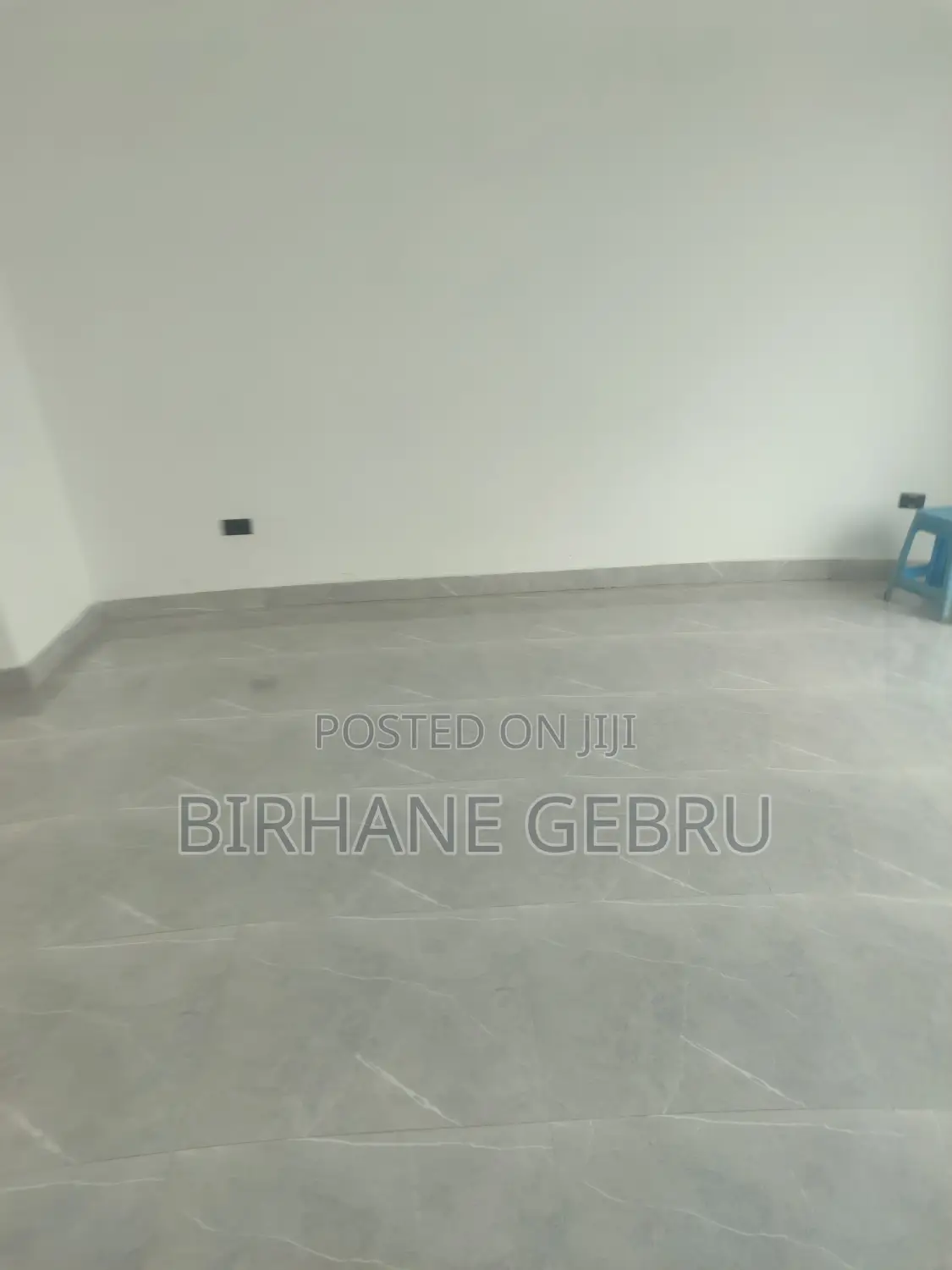 Complex Apartiment Rent for Spa Beuty Salon Grossery and Other