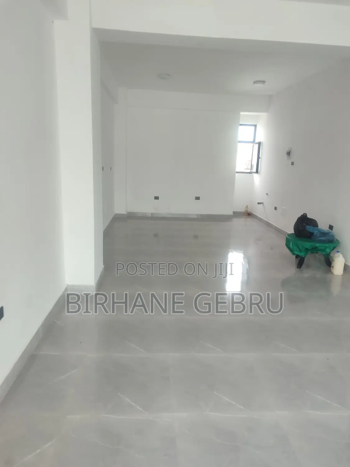 Complex Apartiment Rent for Spa Beuty Salon Grossery and Other