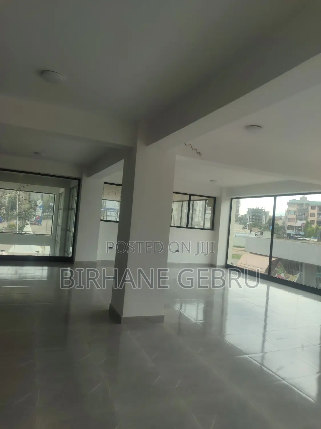 Complex Apartiment Rent for Spa Beuty Salon Grossery and Other