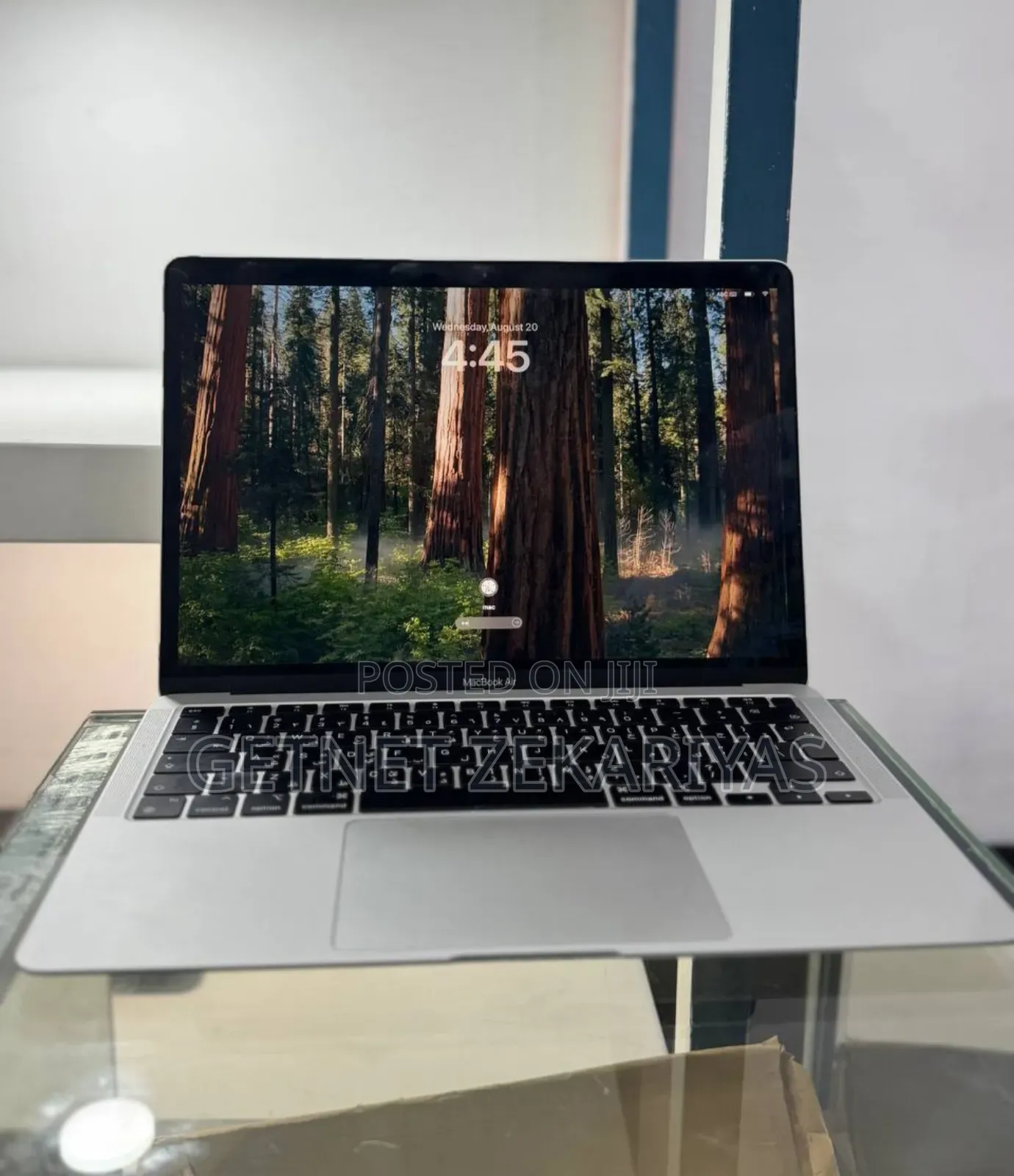 New Laptop Apple MacBook Air 2020 M1 8GB Apple M1 SSD 256GB