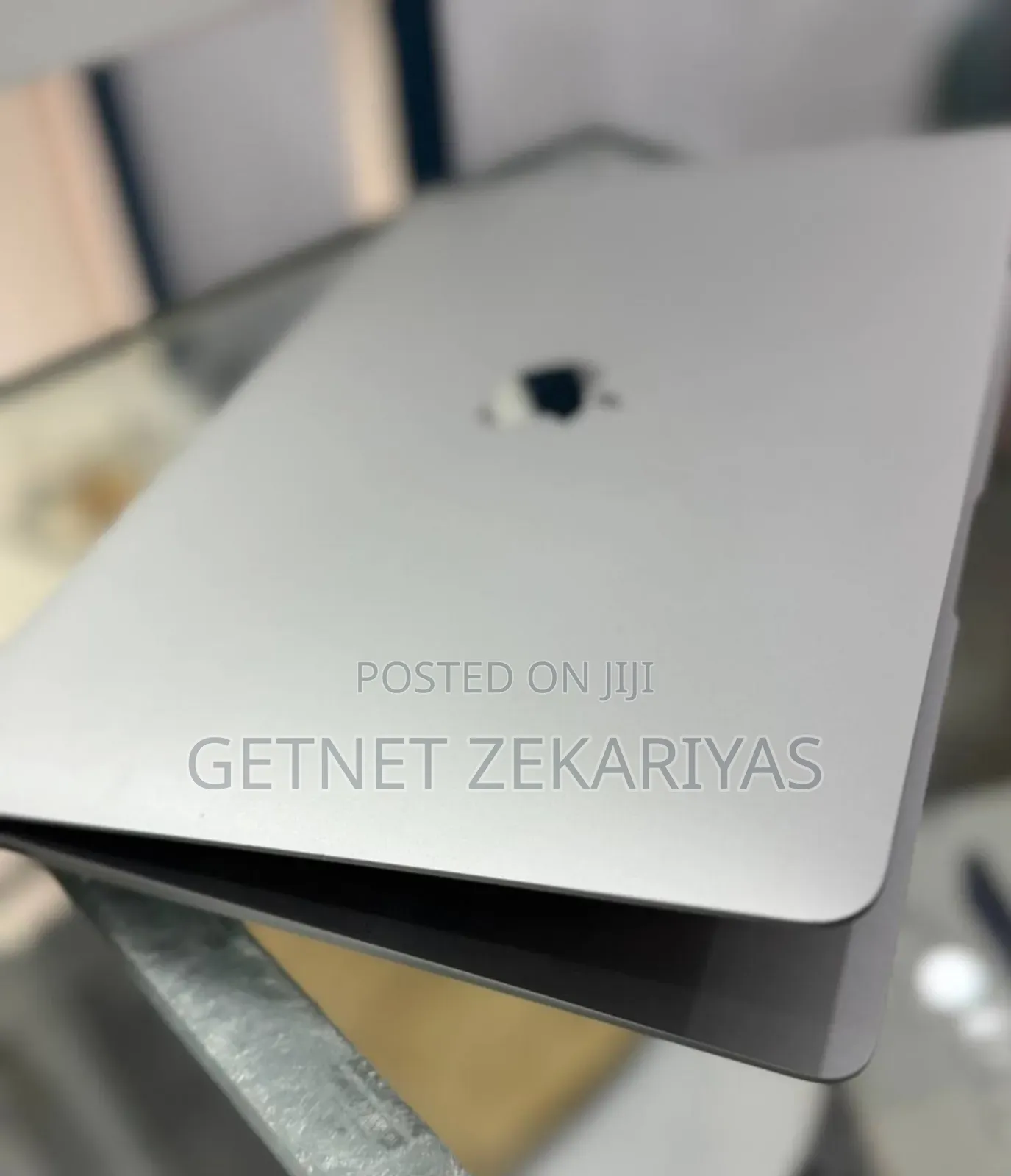 New Laptop Apple MacBook Air 2020 M1 8GB Apple M1 SSD 256GB