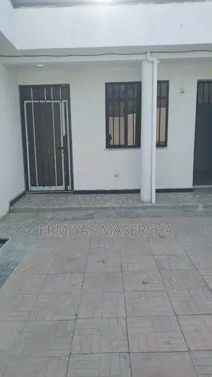 5bdrm House in Yeka for sale