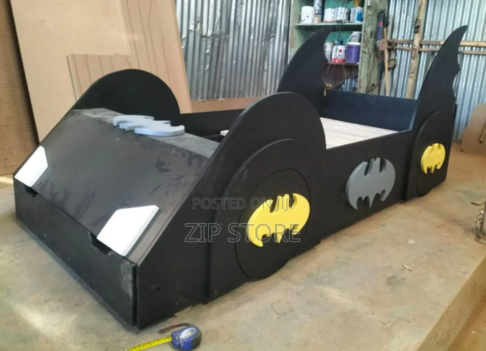 Batman ቅርፃ የተሰራ ልጆች አልጋ
