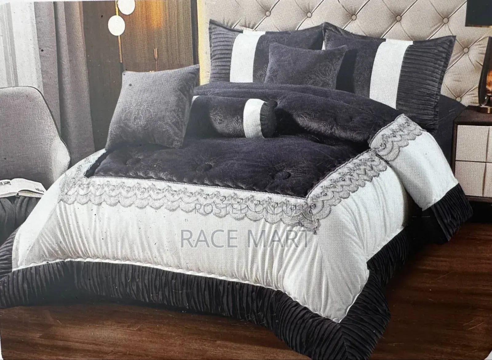 Seven PCS Comforter Set